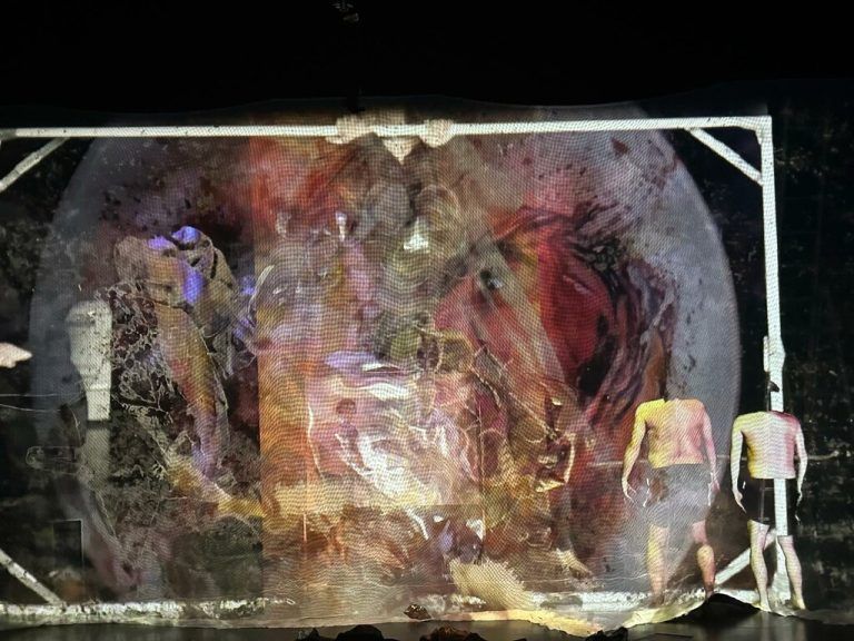 Die digitale Projektion im Theater Kosmos.Theater Kosmos