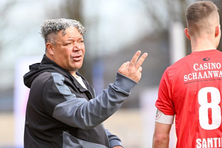 FCD-Coach Eric Orie will einen zweiten Sieg in Folge sehen von seinen Rothosen. GEPA/Lerch (2)