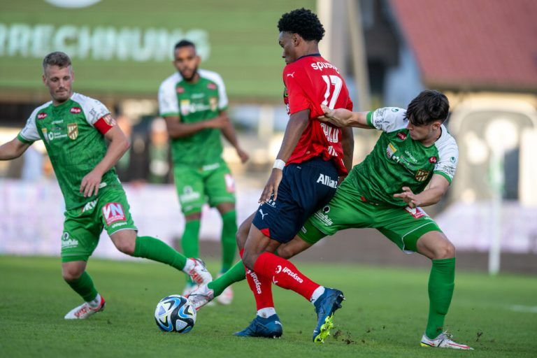 Im Hinrundenspiel setzte es für Lustenau zu Hause eine 0:5-Pleite gegen Rapid Wien. GEPA/Lerch