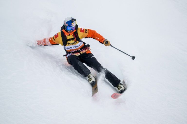 Max Hitzig beim Saisonfinale in Verbier. Der Montafoner wurde dabei von seinem schärfsten Widersacher Marcus Goguen unter Druck gesetzt, doch Hitzig hielt dem Druck souverän stand. AP (6)