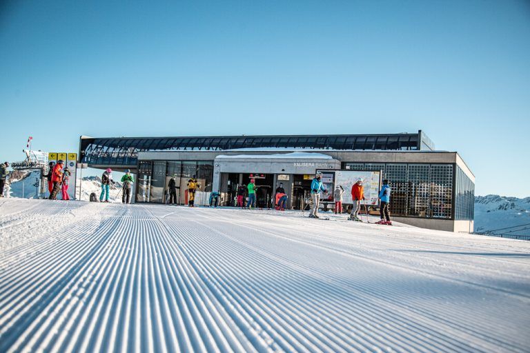PV-Anlagen wie bei der Valisera Bahn sorgen für saubere Energie.silvretta montafon