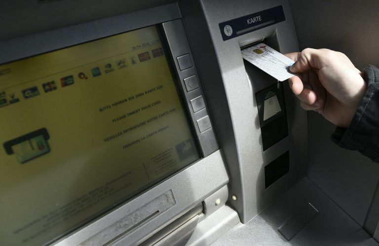 Seit 2022 gibt es in Österreich um 510 Bankomaten weniger.APA
