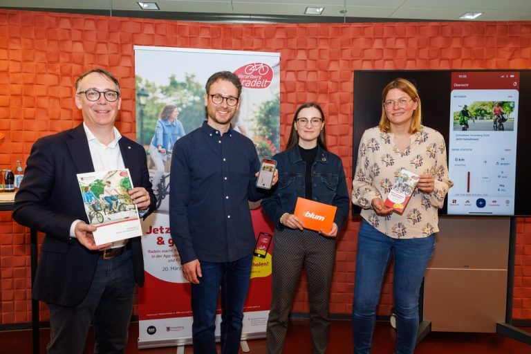 v.l.: Gerhard Humpeler, Daniel Zadra, Katharina Schön, Anna Schwerzler-Nigg.VLK / Bernd Hofmeister (2)