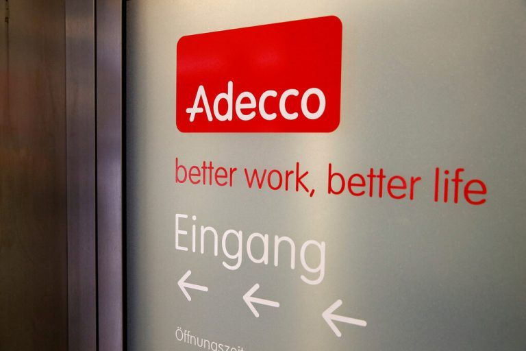Adecco hat eine Erhebung zur KI durchgeführt.REUTERS/Arnd Wiegmann