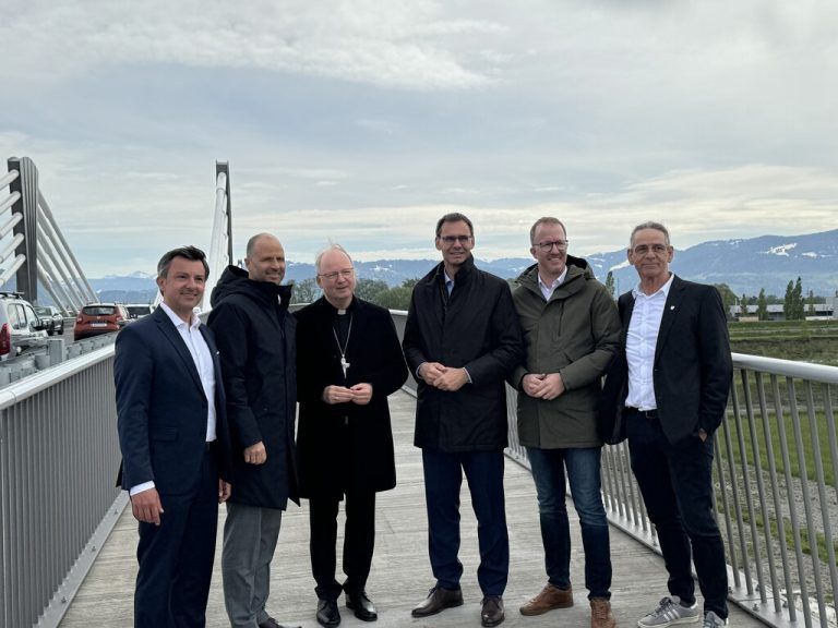 Am Freitagvormittag wurde die neue Rheinbrücke zwischen Fußach und Hard feierlich eröffnet.weizenhofer/stier