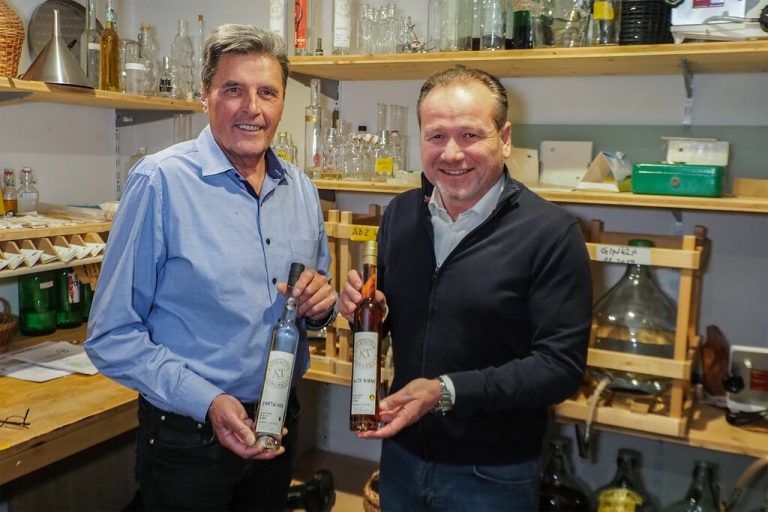 Andy Tscholl und Bürgermeister Harald Witwer.tmh Pressedienst