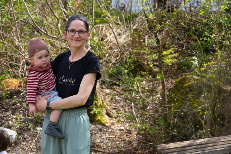 Anja Burtscher-Marte mit ihrem einjährigen Sohn Enzo.Hartinger