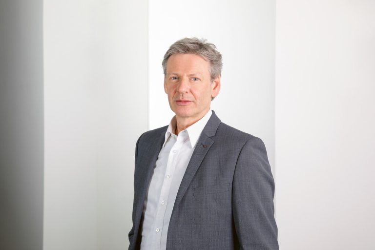 Bachmann-CEO Bernhard Zangerl warnt vor einem Verlust der Wettbewerbsfähigkeit.Bachmann electronic