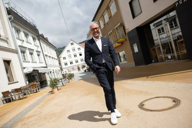 Bekannt für seine weißen Sneakers: Michael Ritsch.hartinger (9)
