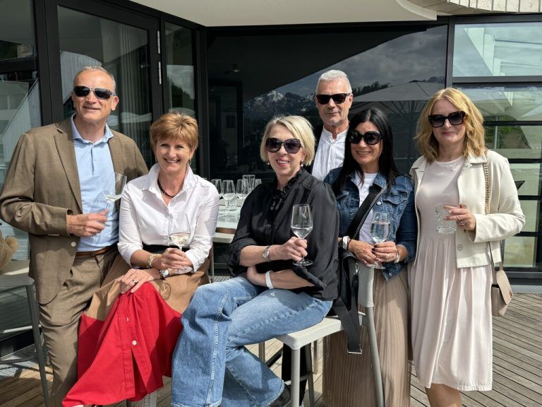 Beste Laune: Raimund Tichy, Sabine Tichy-Treimel, Evi Abbrederis, Günter und Elke Böhler, Christine Thöny.privat (7)