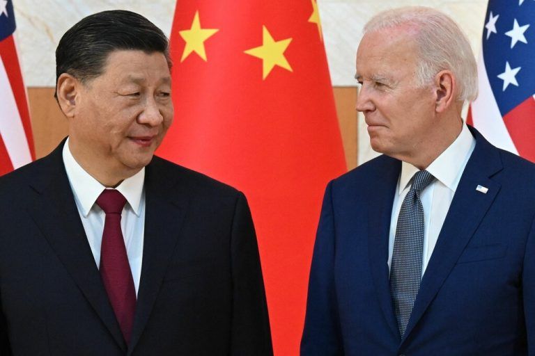 Chinas Präsident Xi Jinping (l.) und US-Präsident Joe Biden bei einem Treffen im Jahr 2022.APA/AFP/SAUL LOEB