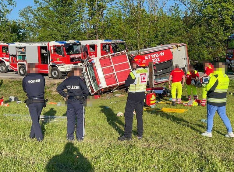 Der 28-jährige Lenker des Fahrzeugs kam leider ums Leben.apa