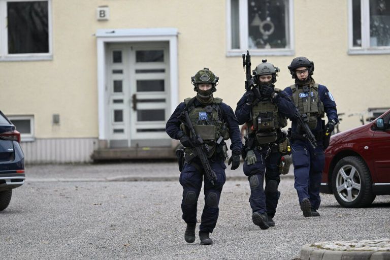 Die finnische Polizei hat den mutmaßlichen Täter festgenommen.ulander