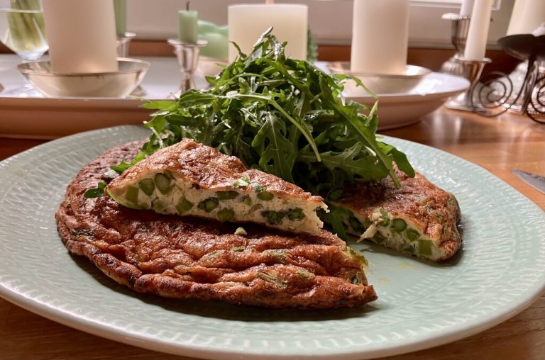 Die Fritatta schmeckt heiß, lauwarm oder ausgekühlt köstlich. Auch Varianten mit anderen Gemüsesorten sind möglich.Ulrike Hagen