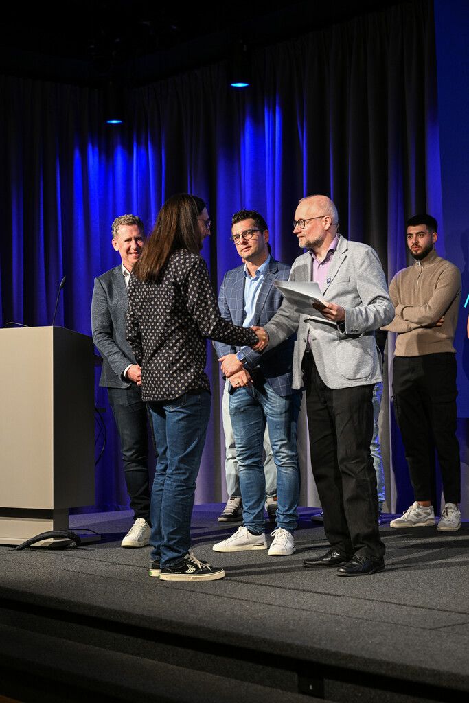 Gratulation: Die Abschlussarbeiten waren beeindruckend.akv