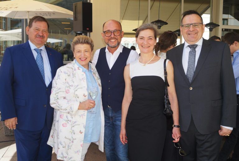 Hubert und Andrea Kinz, Bürgermeister Michael Ritsch, Christa und Thomas Kinz (v.l.).Ritter (7)