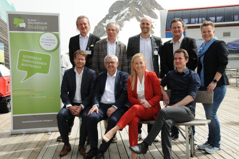 Julian Müller, Markus Linder, Andi Haid, Christoph Engl, Sabine Kronberger, Andreas Gapp, Hanno Settele, Henning Beck, Anna Egger (v.l.). MCV