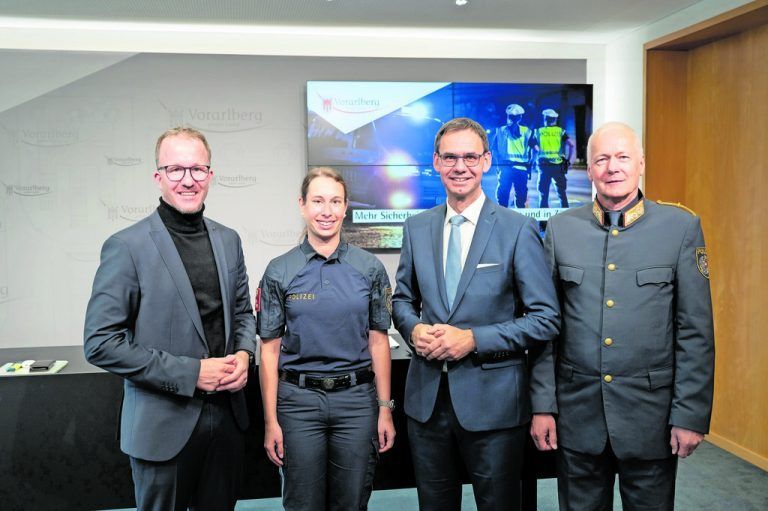 Landesrat Gantner, Sicherheitsbeauftragte Leitgeb, Landeshauptmann Wallner und Polizeidirektor Ludescher. VLK