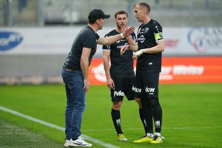 Lukas Jäger wird heute den Altachern als verlängerter Arm von Trainer Joachim Standfest fehlen.APA