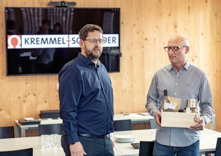 Patrick Sotelschek (l.) übernimmt von Christian Schneider.hämmerle