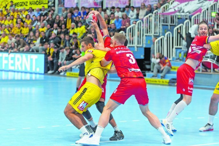 Unerbittliche Duelle wie dieses stehen heute im Duell der Sieben von Marko Tanaskovic und Hannes Jón Jónsson sicherlich oft an.GEPA/Lerch, GEPA, Stiplovsek