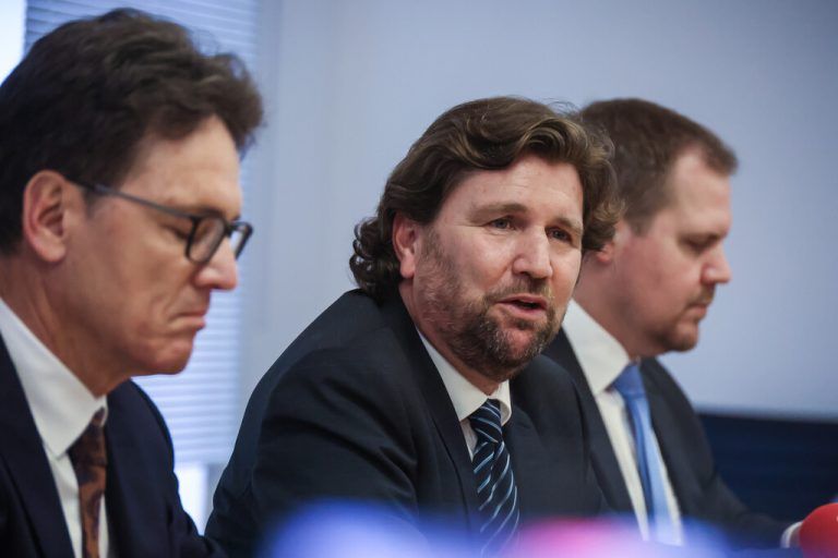 Vorstände Wilfried Amann, Michel Haller und Philipp Hämmerle informierten.Steurer