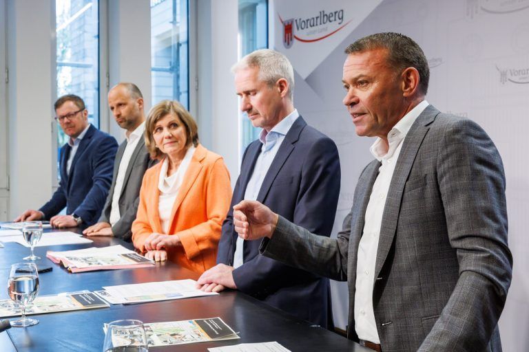 Werner Ganahl sprach über die Erfahrungen in seinem Unternehmen.VLK/Hofmeister