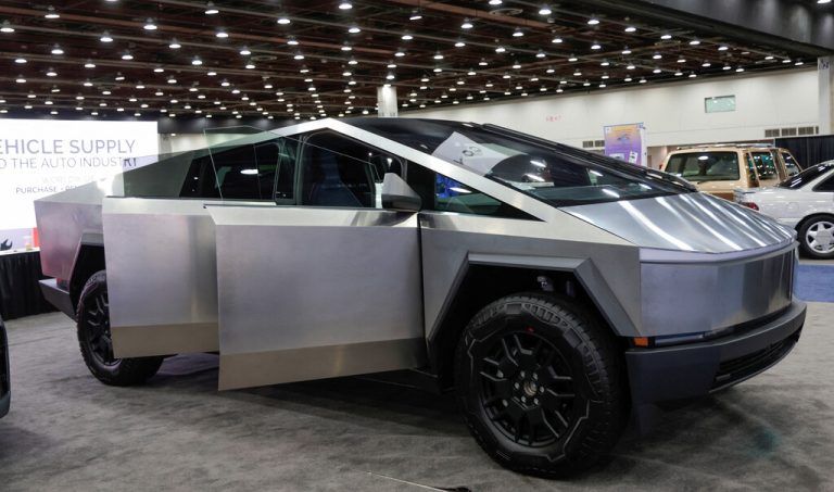 Womöglich nicht verkehrssicher: Tesla ruft 3878 „Cybertrucks“ zurück.REUTERS/ REBECCA COOK
