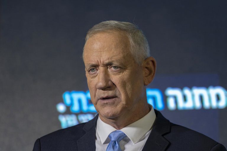 Benny Gantz hat Ministerpräsident Benjamin Netanjahu ein Ultimatum gesetzt.AP/Tsafrir Abayov