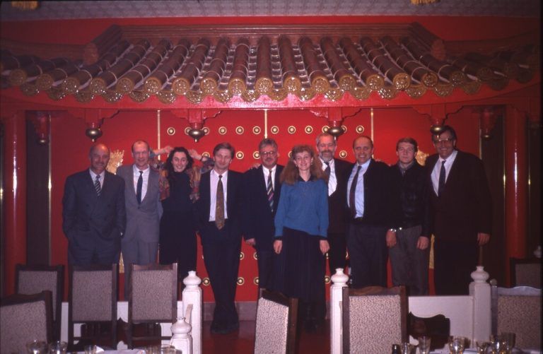 Besuch einer Vorarlberg-Delegation 1991 in Ekaterinburg. Der Kulturminister lud in ein „vorzügliches“ (Wanner) chinesisches Restaurant.Privatarchiv Gerhard wanner (4)