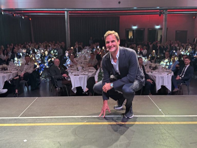 Der Tennis-Superstar machte dem Publikum im Firmament seine Aufwartung.Lutz (6)