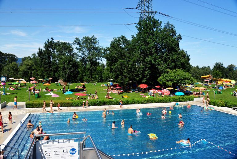 Die Anreise zum Badespaß wird sicherer.Stadt hohenems