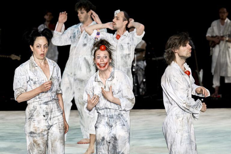 Die Uraufführung von Martin Gruber und dem Aktionstheater Ensemble im Rahmen des Bregenzer Frühlings.Anja Koehler (2)
