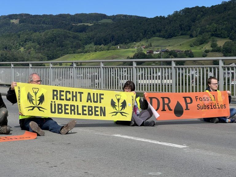 Ein Grenzübergang in Lustenau wurde blockiert.Letzte Generation Österreich