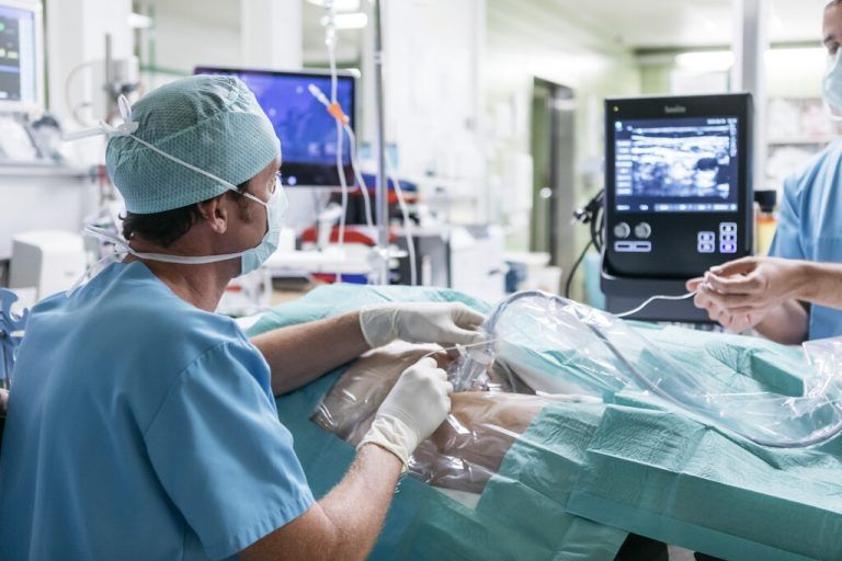 Nach Ausbildungsfeldern sind die Einkommen in den Bereichen Gesundheit und Sozialwesen am höchsten, in diese Gruppe fallen etwa Ärzte. ⇒khd