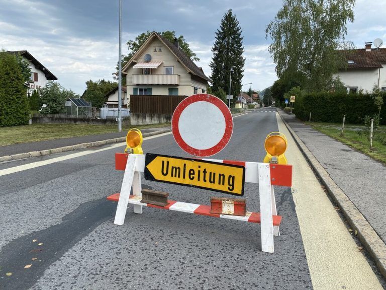 In Altach gibt es am Sonntag eine Straßensperre.vol.at