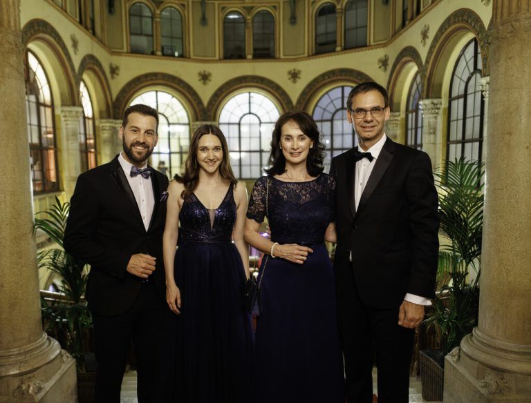 Markus Wallner (r.) mit Sonja und Simon Tschann mit Julia Nessler.