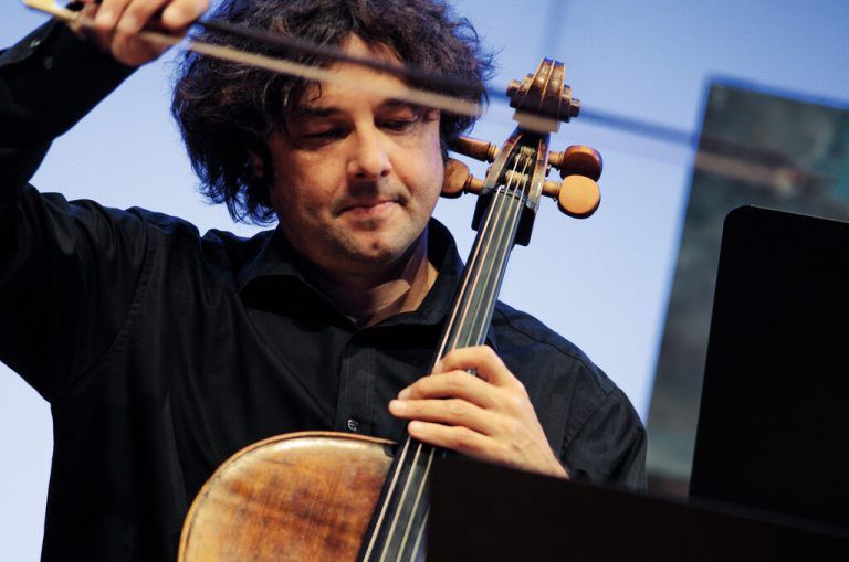 Thomas Platzgummer hat die musikalische Leitung inne. Girardelli
