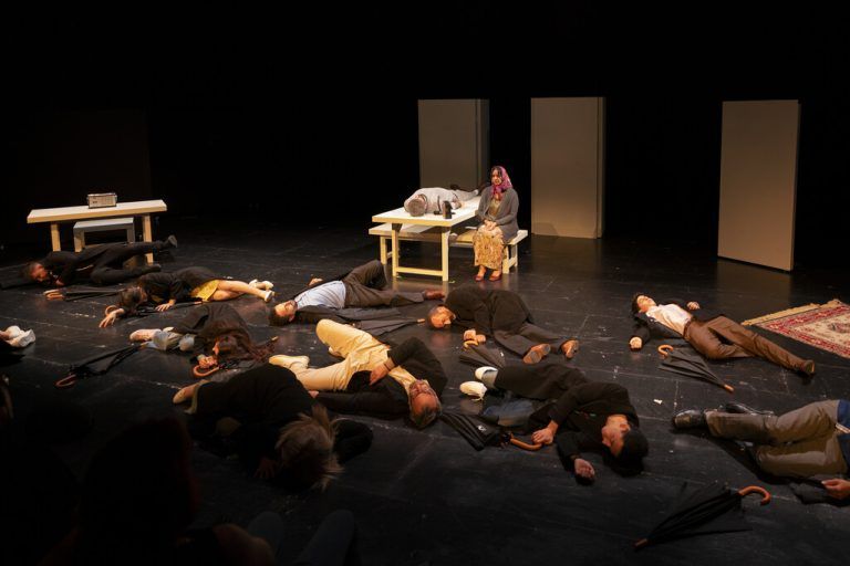 Die Inszenierung „Gehen und Kommen“ im Theater Kosmos. florian koller/mistura