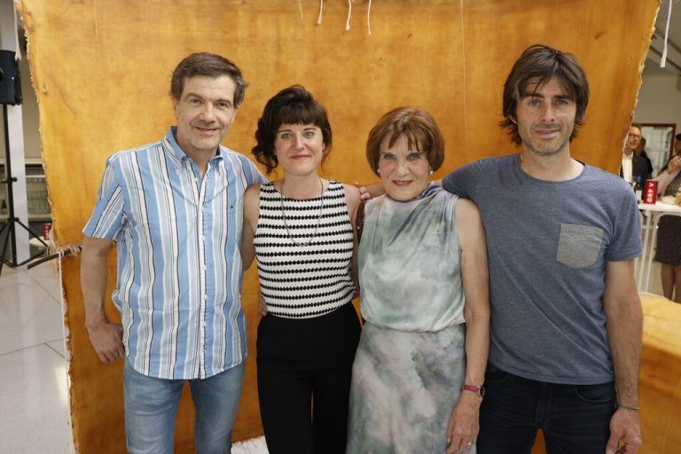 Die Künstlerin mit Brüdern und Mutter: Christoph, Gertrud, Katharina und Matthias, Fitz (v.l.).Orf Vorarlberg (7)