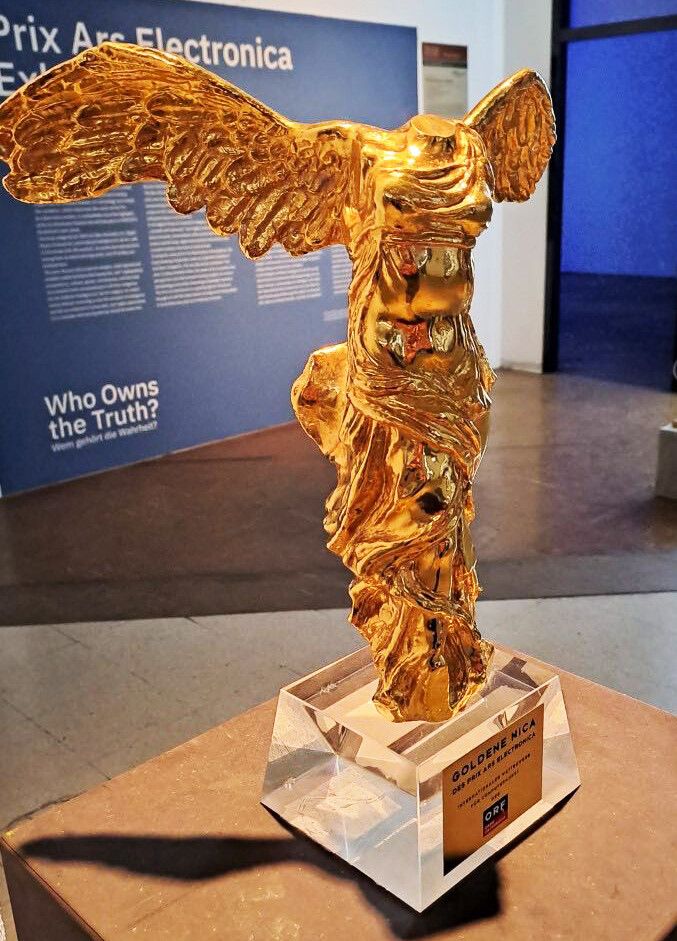Einer der Goldenen Nicas aus dem Prix Ars Electronica. APA