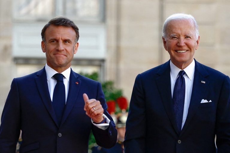 Emmanuel Macron und Joe Biden in Paris. Reuters