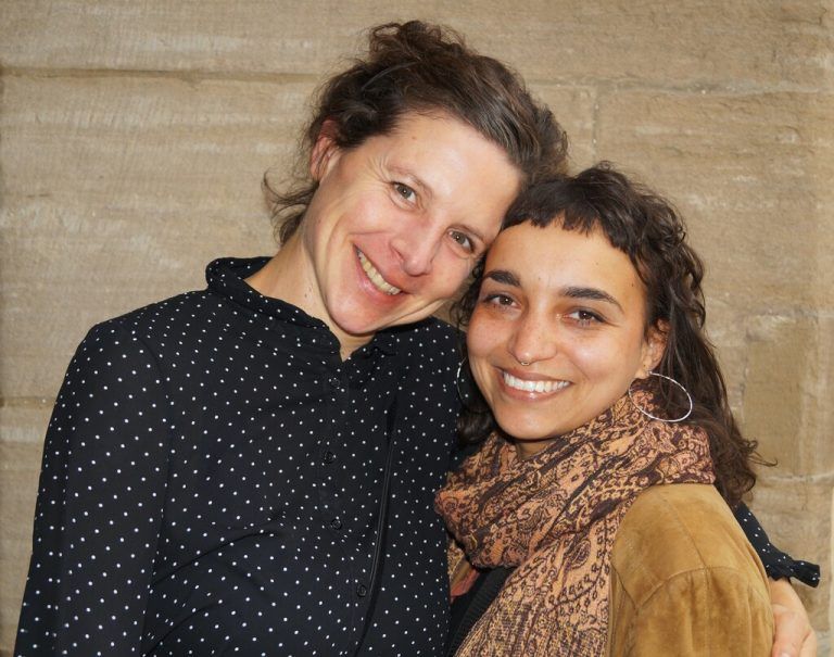Genet Zeyay und Julia Schmal-Brock.