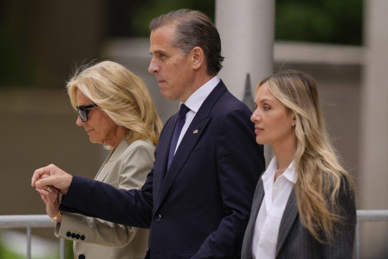 Hunter Biden (Mitte).AP