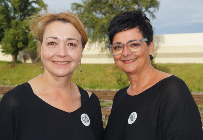 Kulturreferentin Edith Lampert (l.) kam mit Manuela Pillon.