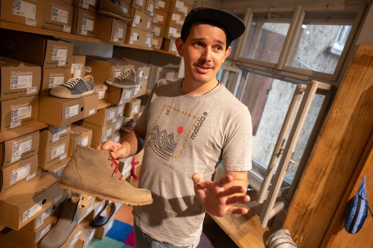 Laurens Burtscher war erst Kunde und dann Mitarbeiter bei „walchbewegt“. Seit vergangenem Herbst ist er der Inhaber.Hartinger (8)