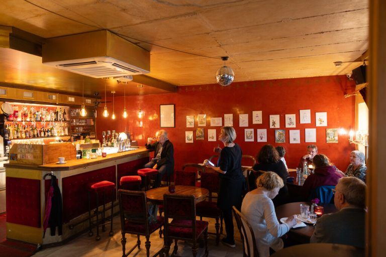 Liebevoll im Stil französischer Bistros gestaltet: die Wunderbar in Bregenz.hartinger (5)