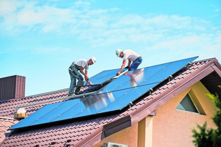 Seit März 2024 können Förder­anträge für Investitionszuschüsse nach dem Erneuerbaren-Ausbau-Gesetz (EAG) gestellt werden.Shutterstock