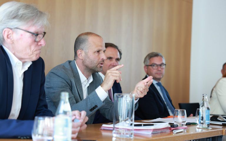 WKV-Präsident Wilfried Hopfner, Landesrat Marco Tittler und Finanzminister Magnus Brunner (beide ÖVP) waren Teil des Zollgipfels.vrabl/wkv