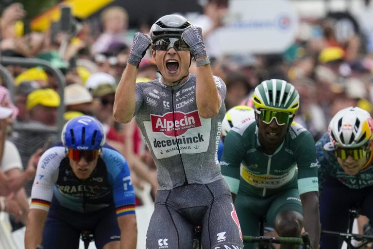 Der Belgier Jasper Philipsen holte sich gestern im Sprint den Etappensieg. AP